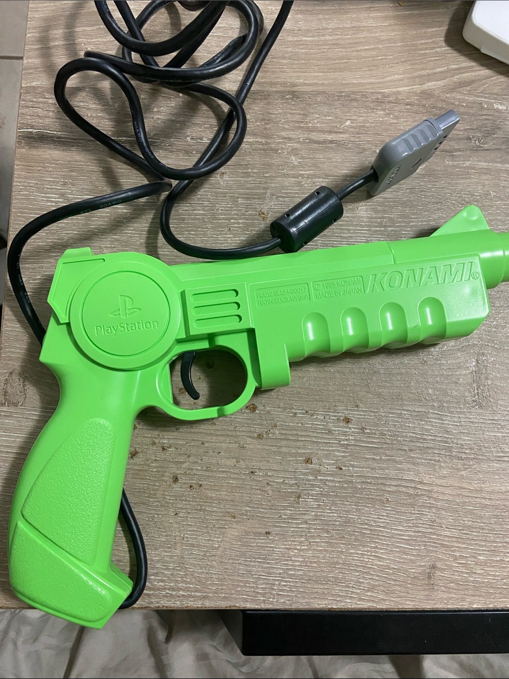 Vintage 1995 Official Playstation Konami Justifier Green Gun Controller